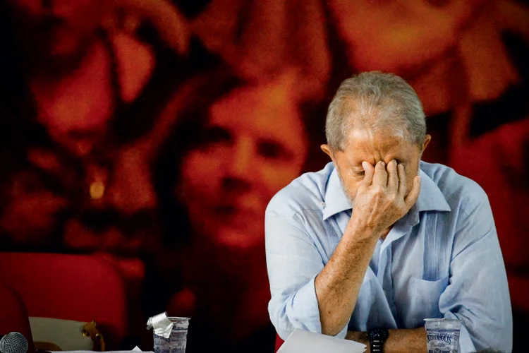 Lula: Vicentinho contou que o ex-presidente está bem, tranquilo e até consolando os companheiros (Aloisio Mauricio/Foto Arena/Estadão Conteúdo)