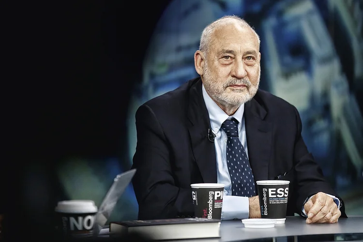 Stiglitz: “É preciso uma nova abordagem, que junte proteção social e abertura comercial, sem protecionismo”  (Simon Dawson/Exame)