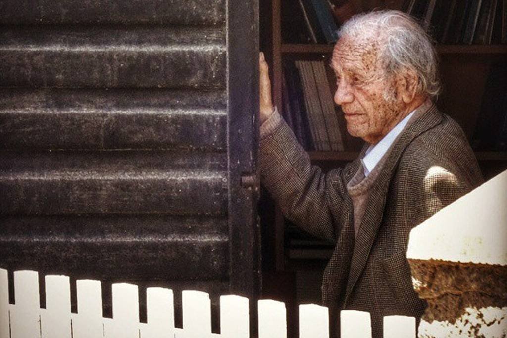 "Antipoeta" chileno Nicanor Parra morre aos 103 anos