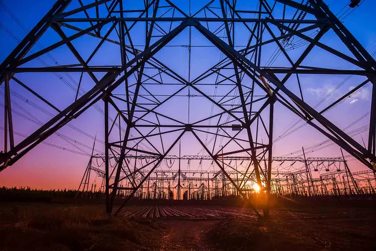 Energia elétrica: Em novembro e dezembro, as distribuidoras receberam cerca de 1 bilhão de reais a menos (zhengzaishuru/Thinkstock)
