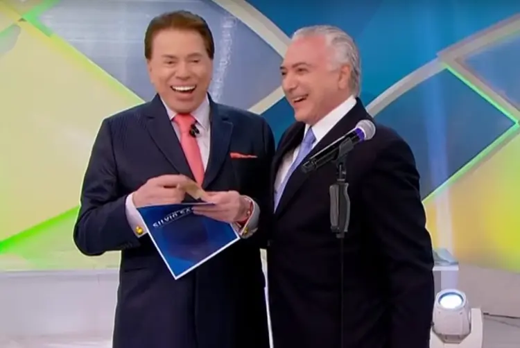 Michel Temer dá 50 reais a Silvio Santos em programa (YouTube/SBT/Reprodução)