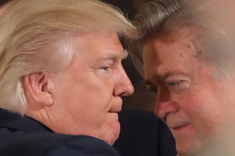 Steven Bannon havia deixado o governo Trump em agosto, e desde então era um crítico do presidente via site Breitbart