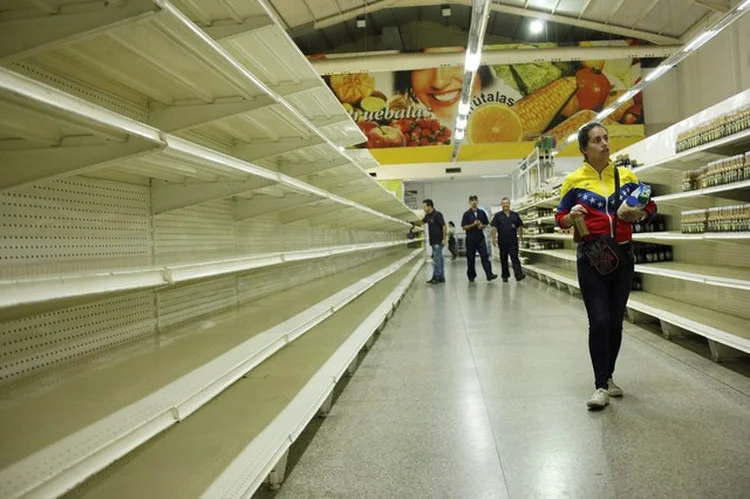 PRATELEIRAS VAZIAS NA VENEZUELA: fome e repressão formam uma combinação que deveria ser alvo de reação internacional, segundo ONG  (Carlos Eduardo Ramirez/Reuters)