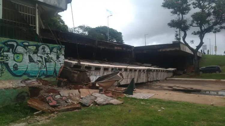 Desabamento de viaduto no Eixão Sul, em Brasília (Marcelo Camargo/Agência Brasil)