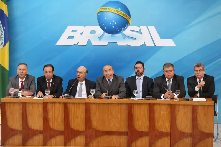 Ministros e líderes do governo no Congresso anunciaram a pauta prioritária do governo, em coletiva no Palácio do Planalto (Fábio Rodrigues Pozzebom/Agência Brasil)