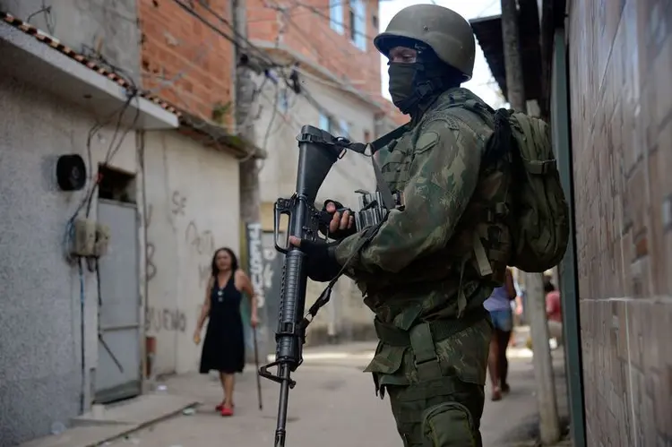 Rio de Janeiro - Fuzileiros Navais participam de operação na favela Kelson's, zona norte da cidade (Fernando Frazão/Agência Brasil) (Fernando Frazão/Agência Brasil)