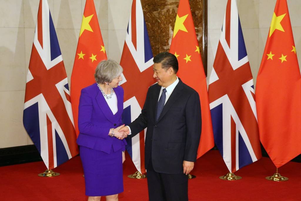 Reino Unido e China concordam em rever comércio e investimentos