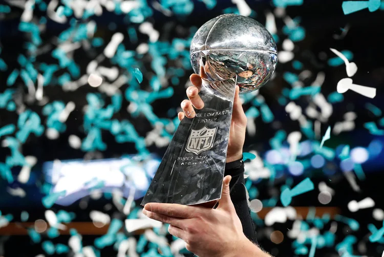 Taça do Super Bowl, a final da NFL. (Kevin Lamarque/Reuters)