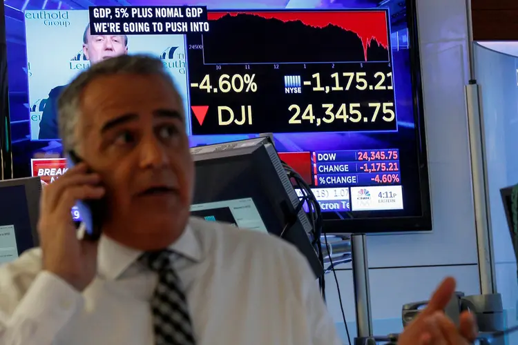Bolsa de Nova York: Ao longo do pregão, o Dow Jones chegou a mergulhar mais de 6%. (Brendan McDermid/Reuters)