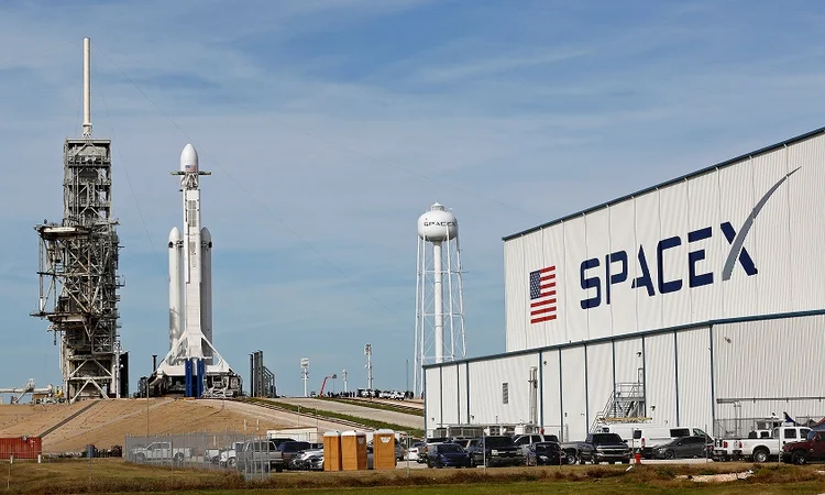 SpaceX: na primeira fase de seu projeto, em maio, a empresa enviou 60 satélites ao espaço (Joe Skipper/Reuters)