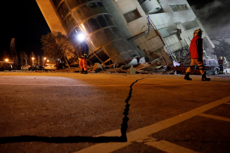 Terremoto: as autoridades suspeitam que o número de mortos possa aumentar nas próximas horas (Tyrone Siu/Reuters)