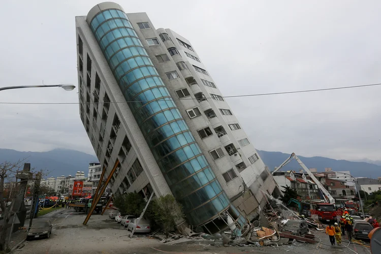 Taiwan: terremoto ocorreu às 23h50 (horário local, 13h50 de terça-feira em Brasília) e teve o seu epicentro a 18,3 quilômetros da cidade de Hualien (Foto/Reuters)