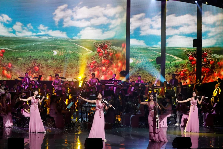 Orquestra da Coreia do Norte: "Minha filha disse que sentiu orgulho depois de ver a Coreia do Sul e do Norte tocando juntas" (Kim Hong-Ji/Reuters)