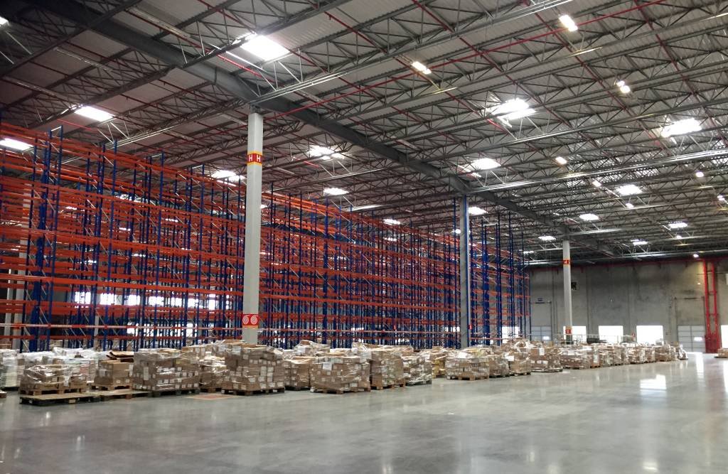 Amazon negocia galpão para ampliar negócios no Brasil