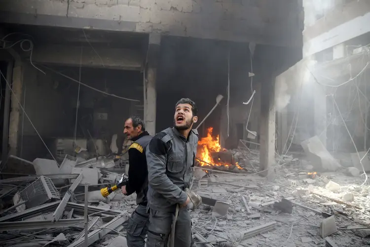 Síria: a operação aérea completa cinco dias com mais de 230 civis mortos (Bassam Khabieh/Reuters)