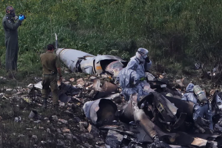 Destroços de avião israelense abatido na Síria: o estopim do aumento da tensão (REUTERS/ Ronen Zvulun/Reuters)
