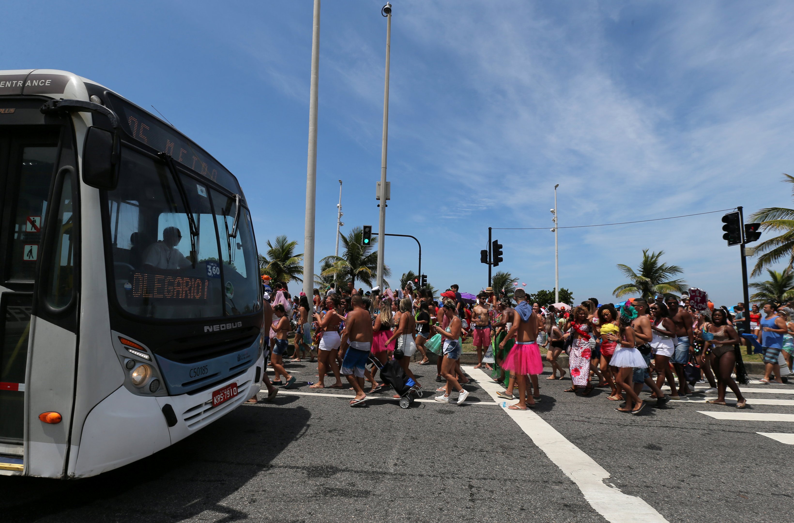 Pezão admite que faltou preparação para segurança no Carnaval