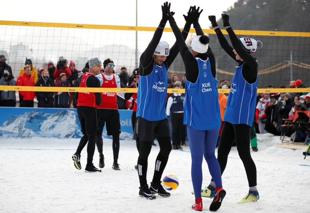 Vôlei: "Não importa se está um pouquinho frio ou um pouquinho quente, dá para jogar vôlei em qualquer lugar", disse jogador Emanuel (Kim Hong-Ji/Reuters)