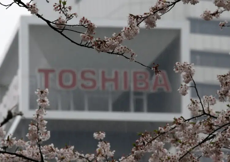 Toshiba: avança para se recuperar de um bilhão de dólares em perdas com sua unidade nuclear nos Estados Unidos, a Westinghouse. (Toru Hanai/Reuters)