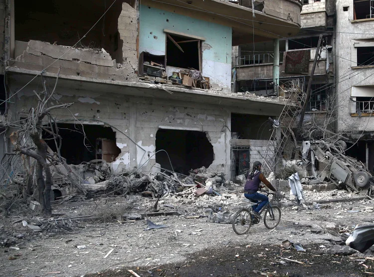 Síria: Conselhodeixou claro que a trégua abrangeria todo o território sírio, inclusive o bastião opositor de Ghouta Oriental, sob cerco governamental, e o enclave curdo de Afrin, atacado pela Turquia (Bassam Khabieh/Reuters)