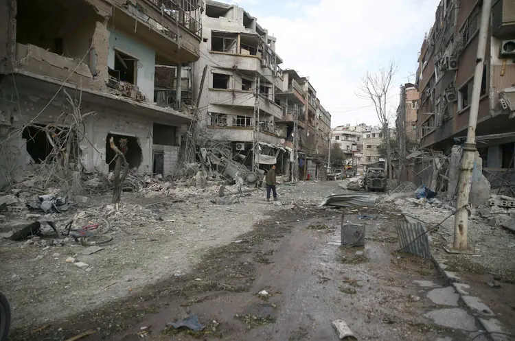 Síria: há 2.406 feridos, centenas deles em estado grave, e dezenas de desaparecidos sob dos escombros. (Bassam Khabieh/Reuters)