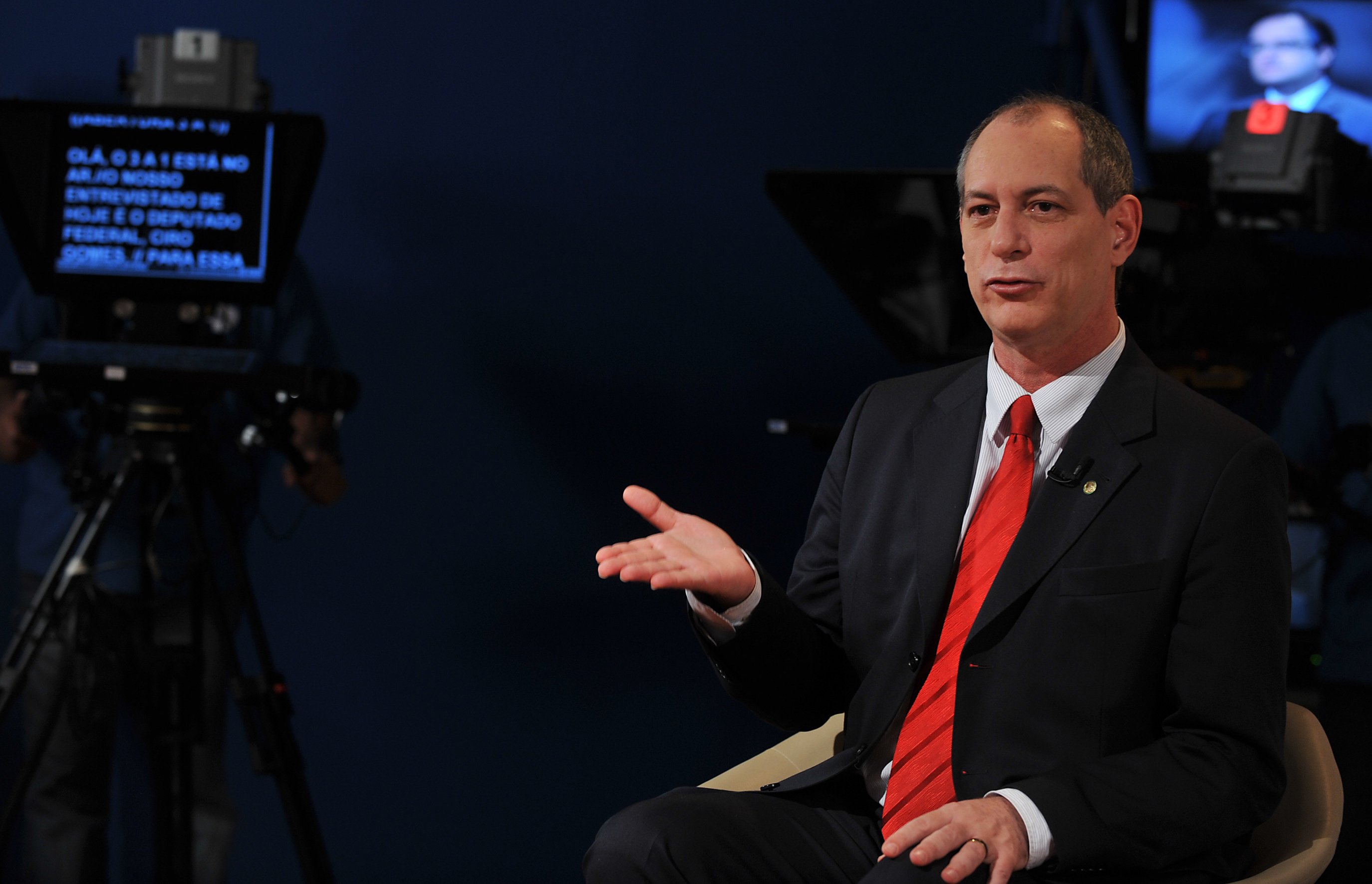 Privatização da Eletrobras "nem pensar", diz Ciro Gomes