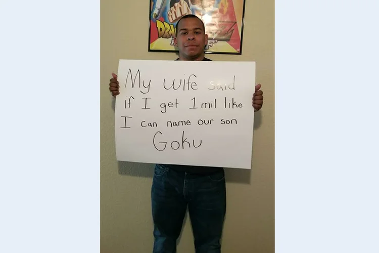 Carlos agradeceu os seguidores que o apoiaram com 'likes' para que o seu filho pudesse ter o mesmo nome do personagem do desenho (Facebook Carlos Sanchez/Reprodução)