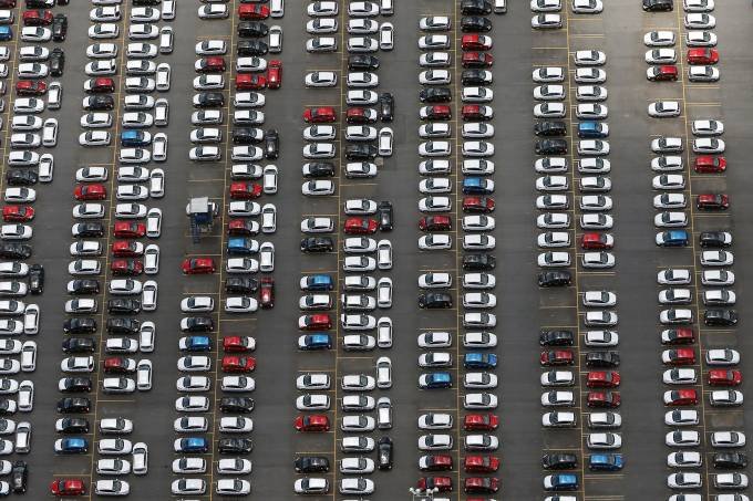 Carros: alta de preços em linha com a inflação e até mais alta do que ela chama a atenção em um período de mercado retraído (Paulo Withaker/Reuters)
