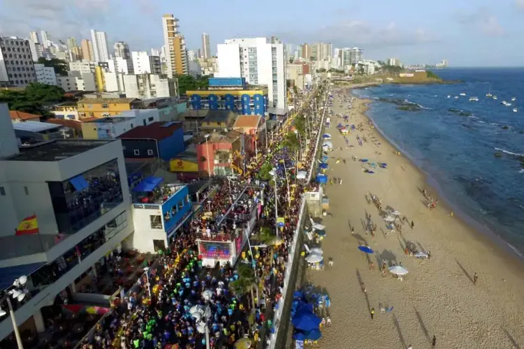 Carnaval em Salvador: no Circuito Osmar, Cláudia Leitte (14h30) e Aviões do Forró (15h30) animam o dia (Valter Pontes/Secom/Divulgação)