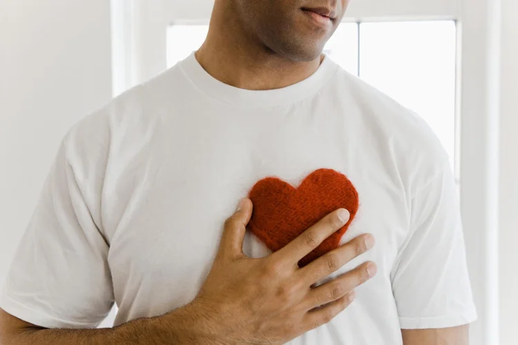 Coração: homem vive com dois corações após transplante (Jupiterimages/Thinkstock)