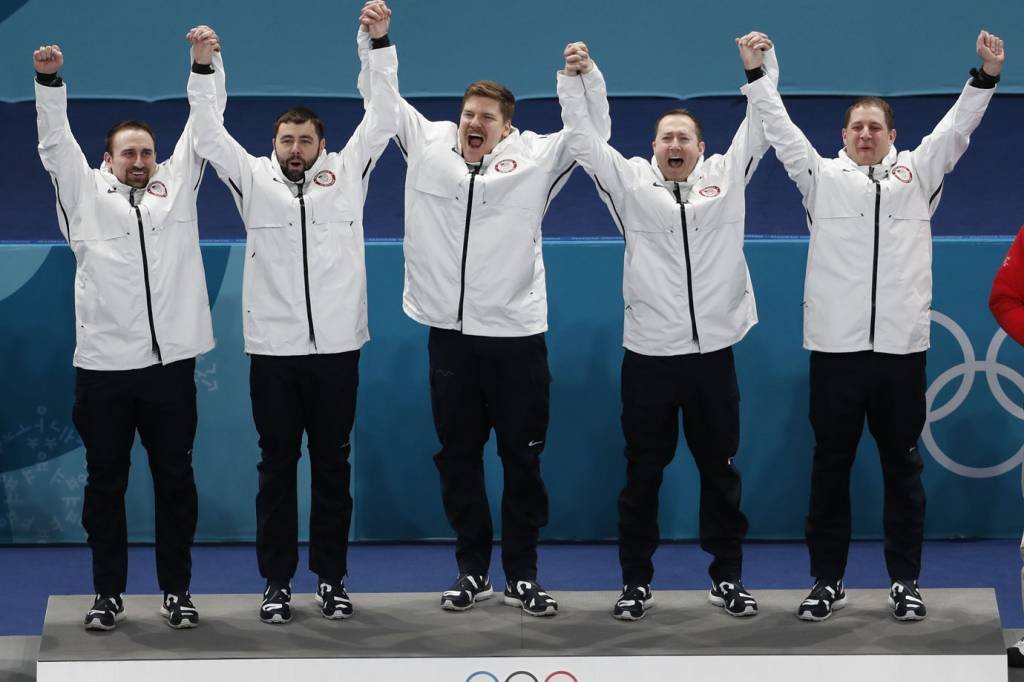 EUA ganham medalha de ouro no Curling (Cathal Mcnaughton/Reuters)