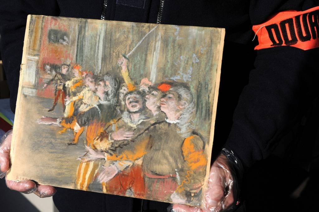 Quadro de Degas roubado em 2009 é achado em ônibus em Paris