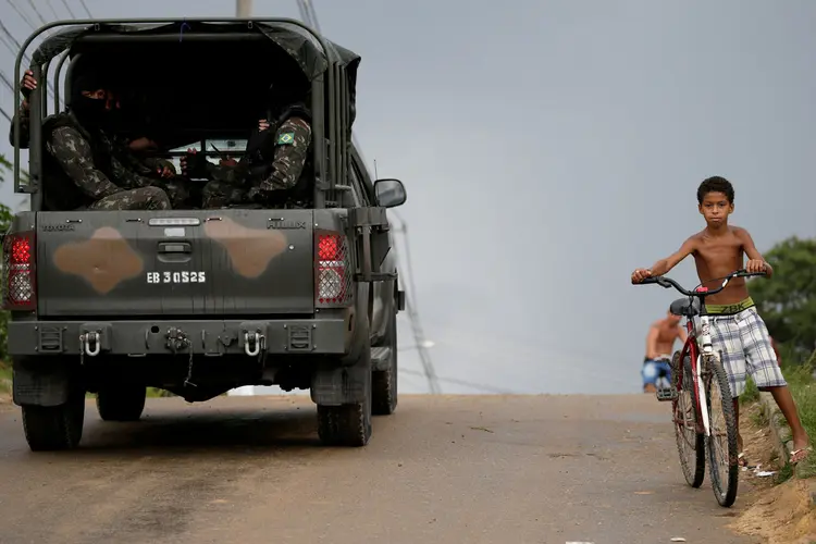 Exército faz operação no Rio de Janeiro 21/02/2018 (Ricardo Moraes/Reuters)