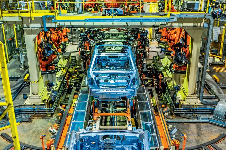 Fábrica da Ford: agora, os diretores ouvem as ligações dos clientes /  (Germano Lüders/Exame)