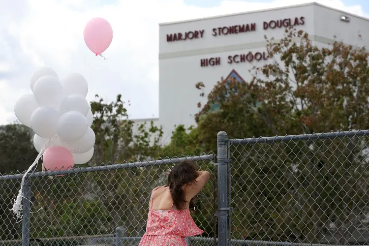 Vigília após massacre em escola na Flórida (./Getty Images)