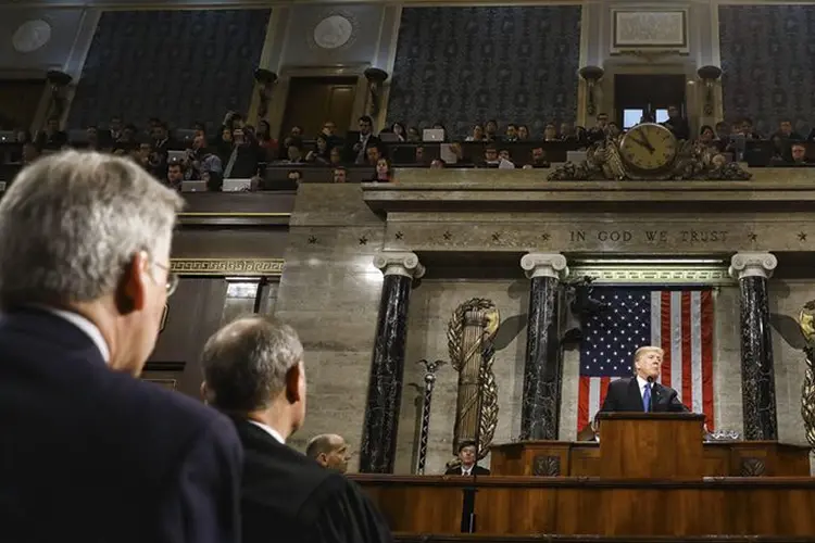 Donald Trump, em discurso no Congresso: as instituições do país serão capazes de resistir às suas pressões? / Win McNamee/Getty Images
