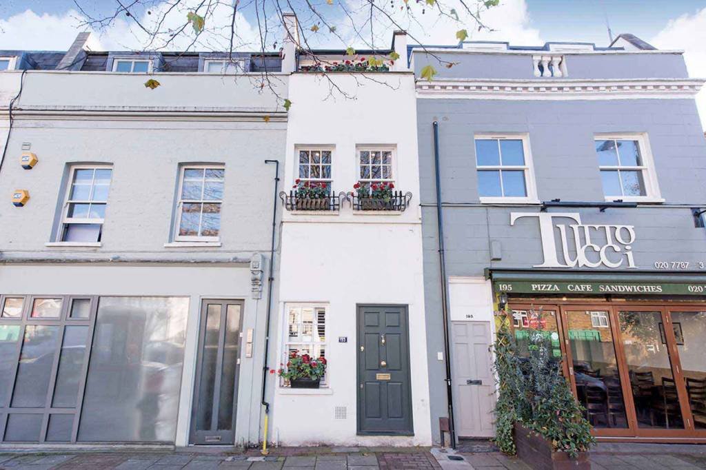 Casa com 2,3 metros de largura em Londres custa US$ 1,4 milhão