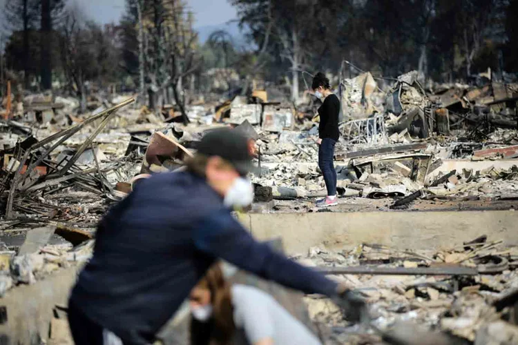 Incêndio que consumiu centenas de casas na Califórnia em outubro de 2017. (Elijah Nouvelage / Stringer/Reuters)