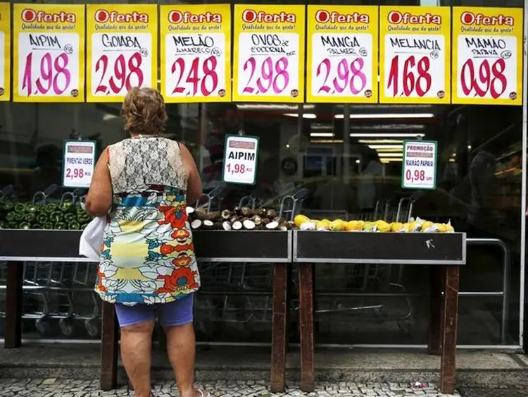 Inflação: a projeção para o índice em 2019 também permaneceu em 4,03% (Pilar Olivares/Reuters)
