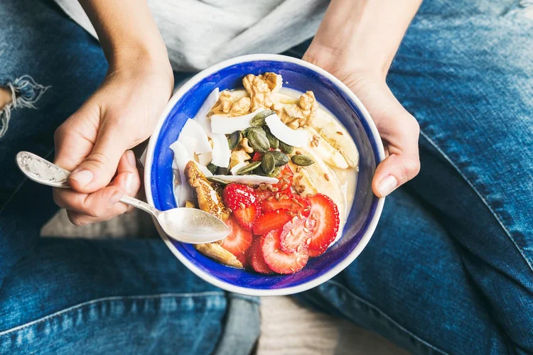 É possível consumi-lo em lanches ou utilizá-lo em receitas, como molhos de saladas, carnes e até sobremesas. (Foxys_forest_manufacture/Thinkstock)