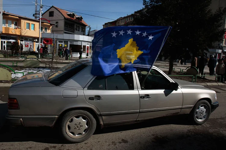 Bandeira de Kosovo (Chris Hondros/Getty Images)