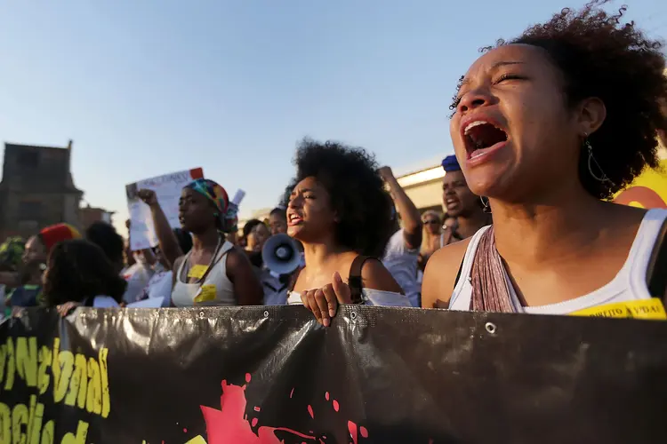 Em 2014, protesto no Rio de Janeiro contra a morte de negros por policiais (Mario Tama/Getty Images)
