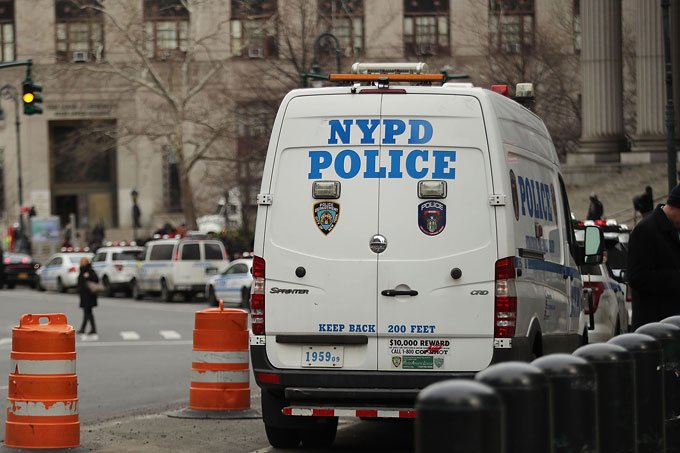 Polícia de NY prende irmãos suspeitos de fabricar bombas