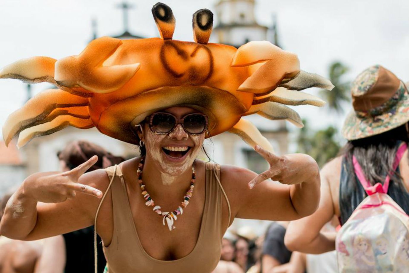 Maracatu de Baque Solto comanda a festa em Olinda