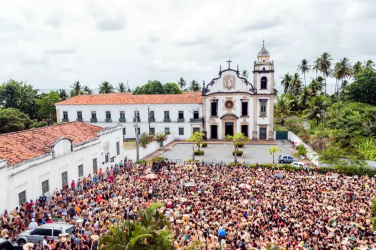 Carnaval de Olinda: folião que for de carro tem a opção de deixar o veículo em estacionamento no Centro de Convenções (Arquimedes Santos/ Prefeitura de Olinda/Divulgação)