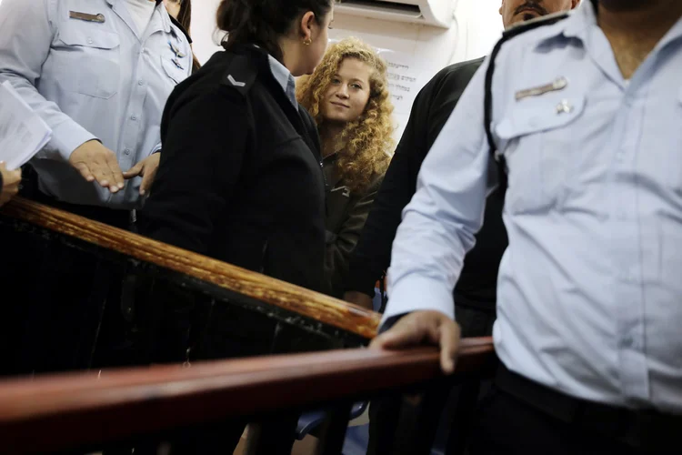 Ahed Tamimi, a garota rosto da resistência palestina (Ammar Awad/Reuters)