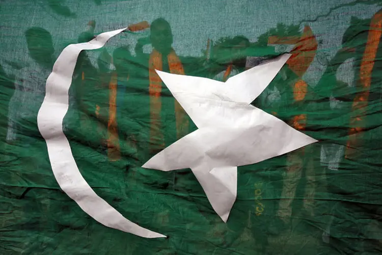 Bandeira do Paquistão (Mukesh Gupta/Reuters)