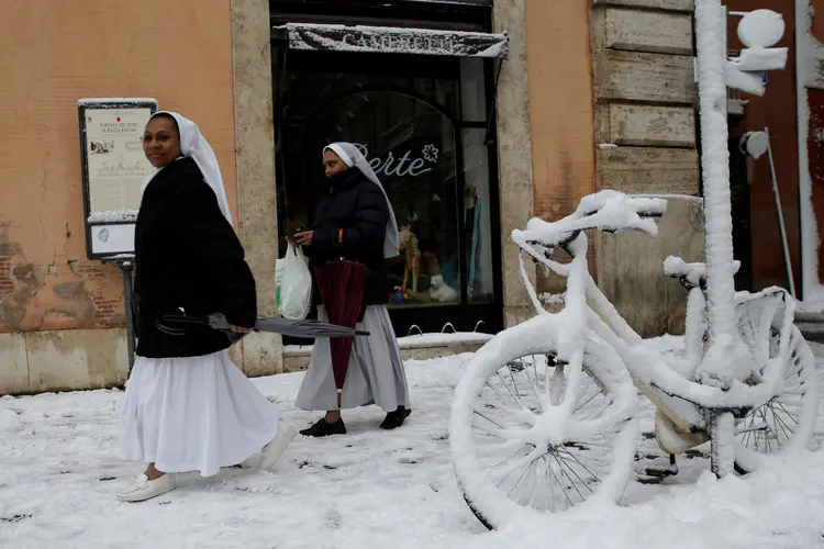 Roma congelada: a única certeza, neste momento, é a onda de frio que derrubou as temperatura no país (./Reuters)