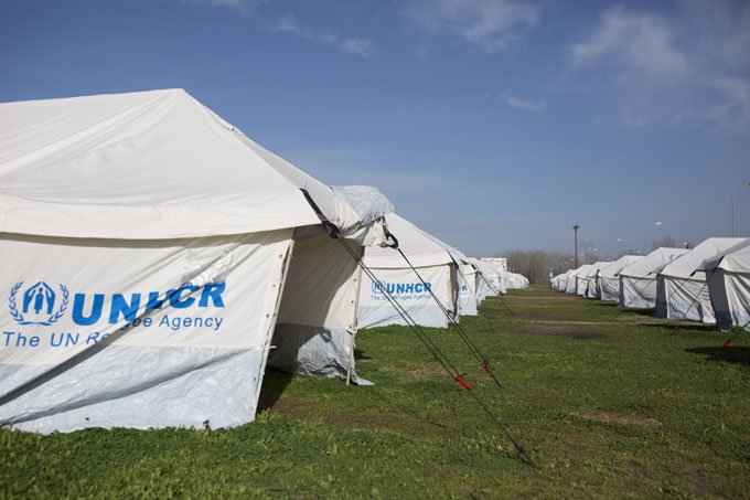 Acnur evacua mil refugiados líbios para a Itália e o Níger