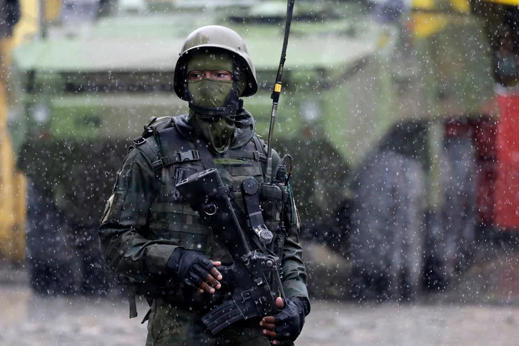 Soldado do Exército no Rio de Janeiro (Ricardo Moraes/Reuters)